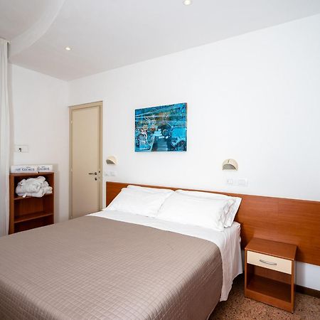 Hotel Globus بيلاريا-إيجيا مارينا المظهر الخارجي الصورة