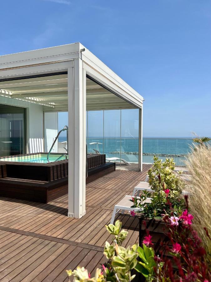 Hotel Globus بيلاريا-إيجيا مارينا المظهر الخارجي الصورة