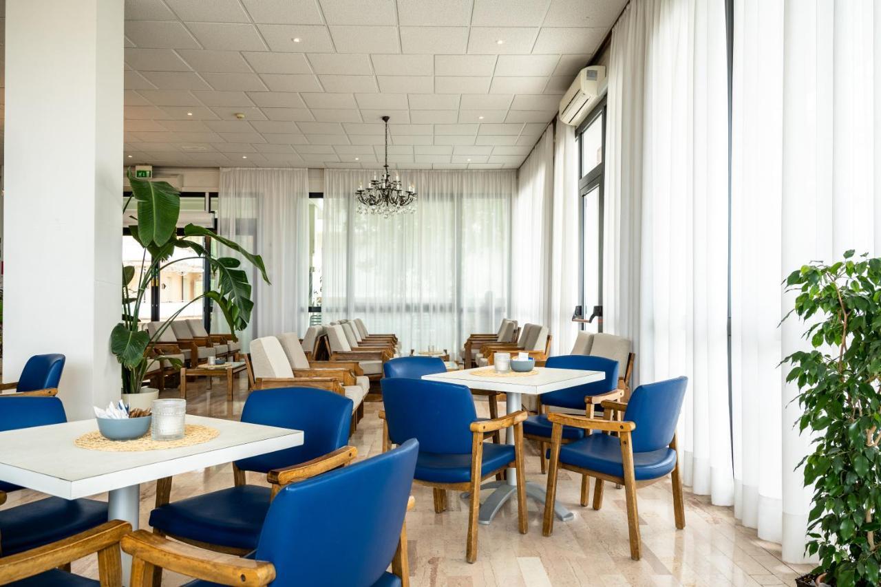 Hotel Globus بيلاريا-إيجيا مارينا المظهر الخارجي الصورة