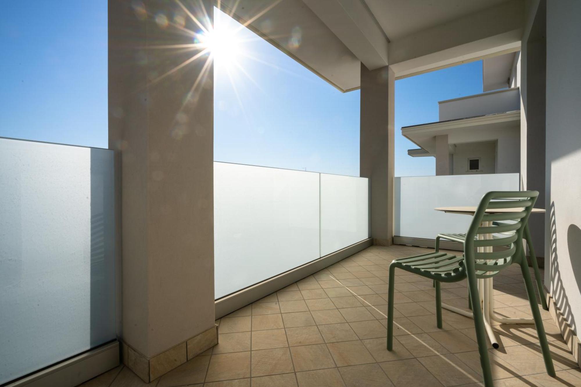 Hotel Globus بيلاريا-إيجيا مارينا المظهر الخارجي الصورة