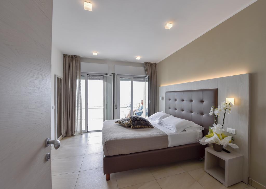 Hotel Globus بيلاريا-إيجيا مارينا المظهر الخارجي الصورة