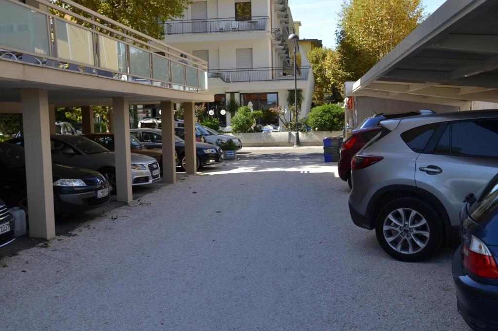 Hotel Globus بيلاريا-إيجيا مارينا المظهر الخارجي الصورة